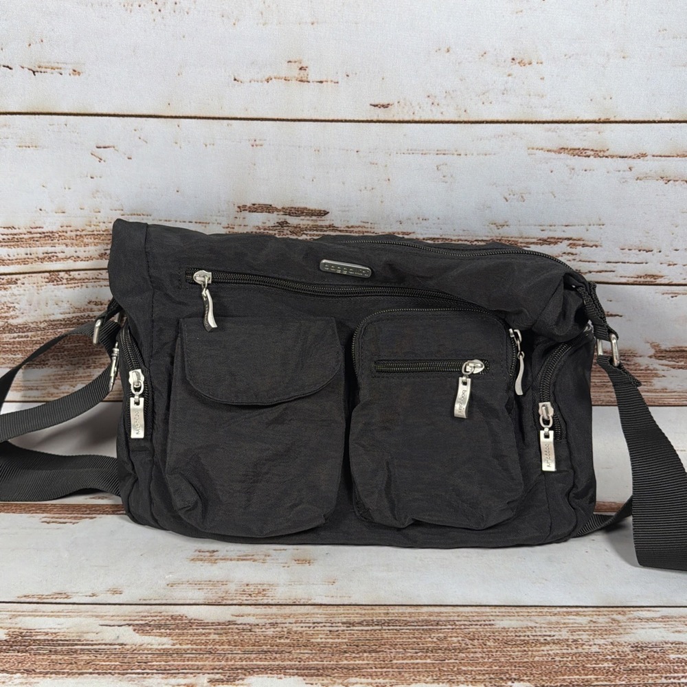 Baggallini Black Crossbody Purse Handbag Travel Bag Multi Pockets Tan Lining